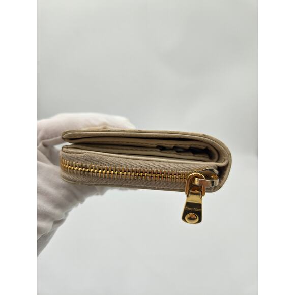 MU369 Miu Miu Crocodile Embossed Compact Zippy Wallet - Picture 4 of 8